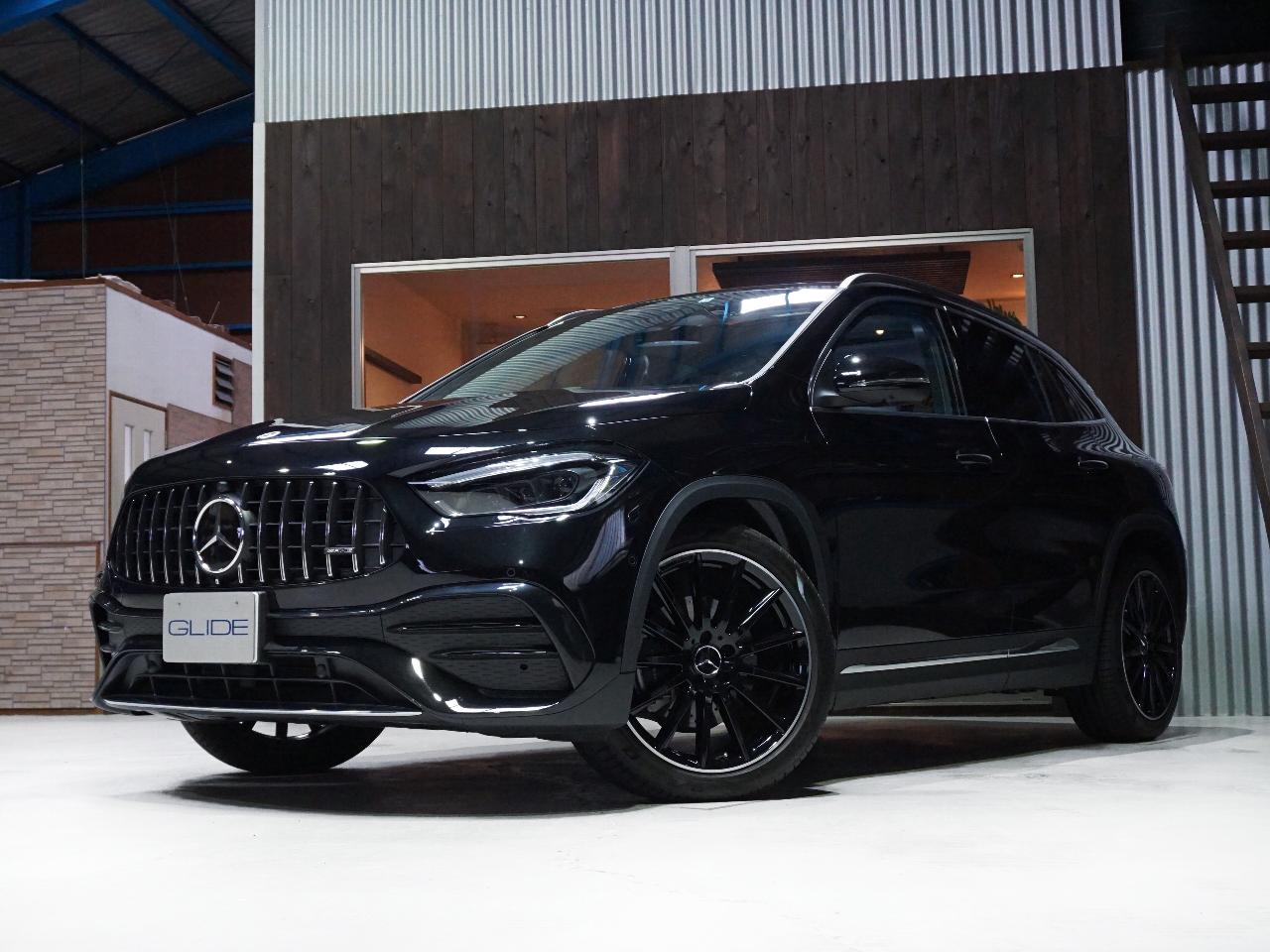メルセデスベンツ GLA220d 4マチックAMGライン | STOCK LIST | GLIDE